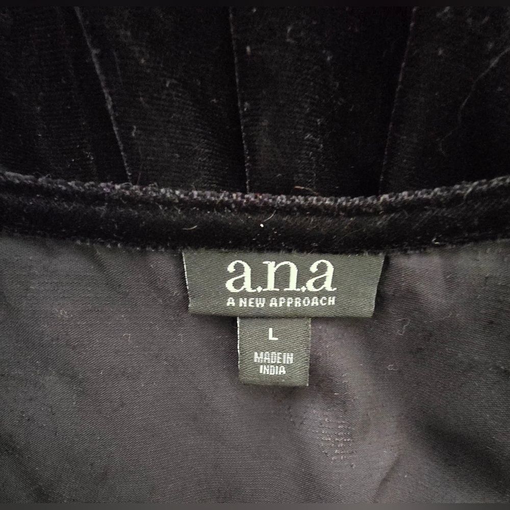 a.n.a Black Long Sleeve Dress with Embriodered Floral Accents L - Picture 6 of 6